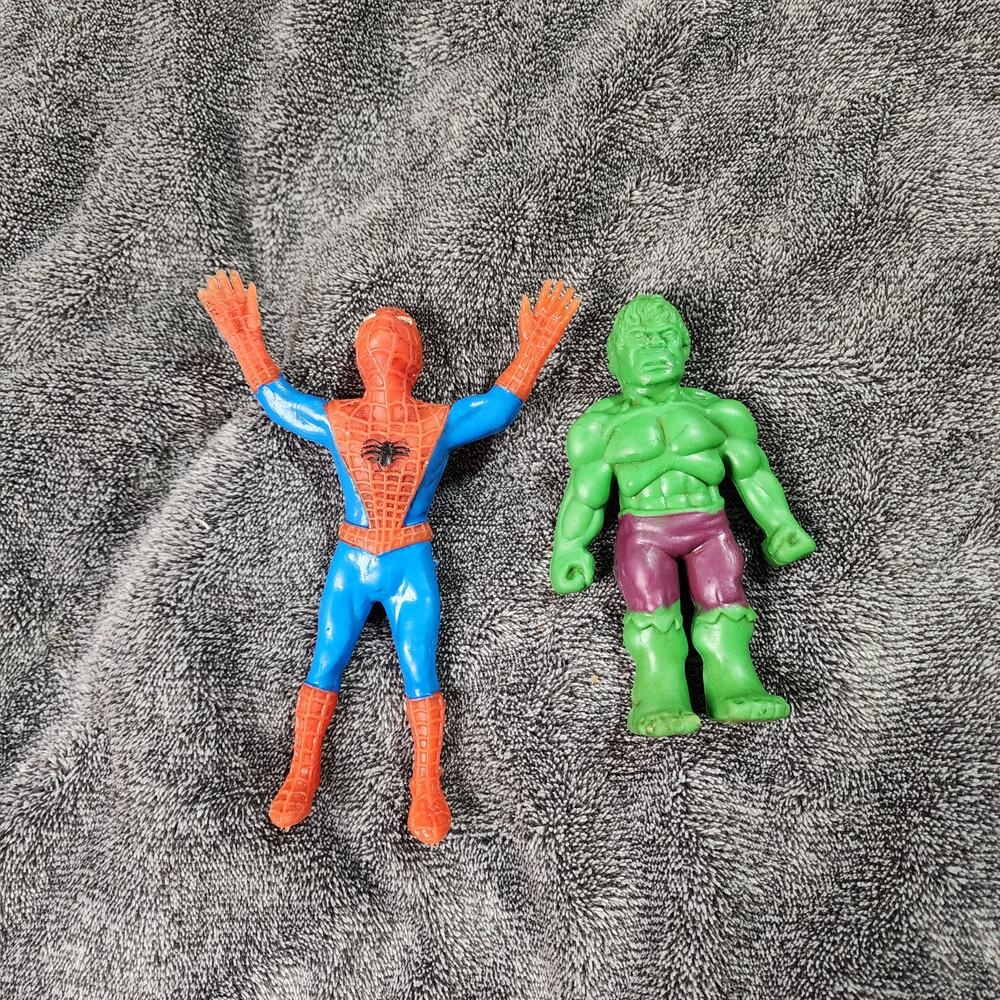 Vintage action figures 1970's bendable rubber Incredible Hulk and Spiderman b2